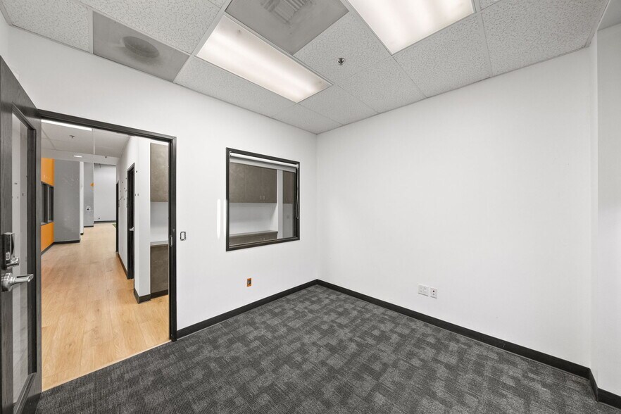 More Photos Of 25843 Jefferson Ave, Murrieta Light Distribution For Sale