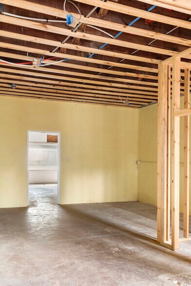 More Photos Of 204 Magnolia St, New Smyrna Beach Restaurant For Sale