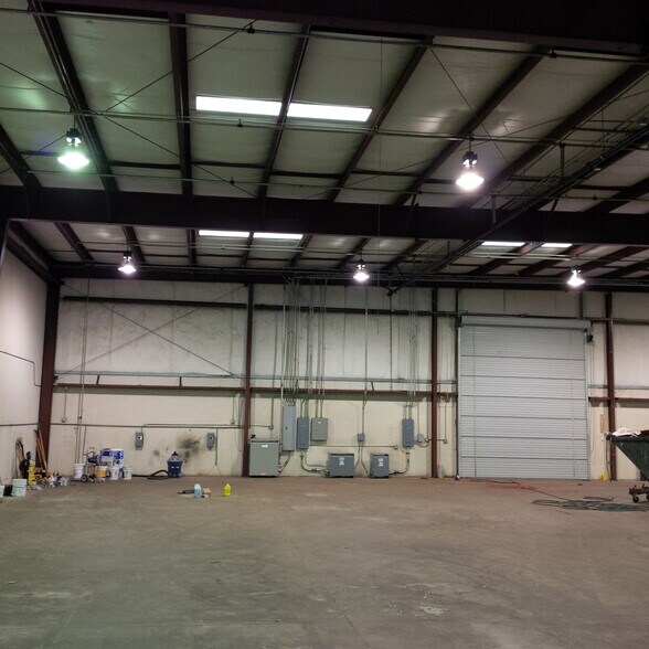 More Photos Of 328 Malbert Rd, Perris Manufacturing For Lease