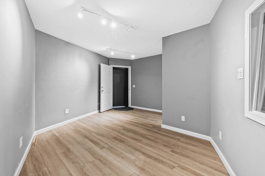 More Photos Of , Tujunga Unknown For Sale