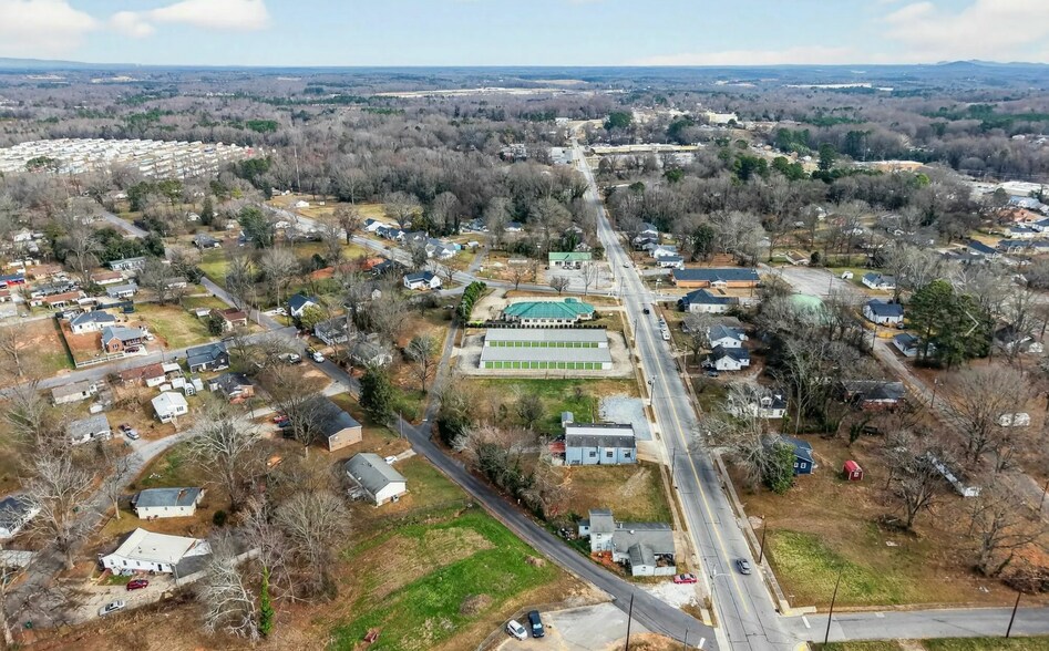 More Photos Of 939 N Logan St, Gaffney Self Storage For Sale