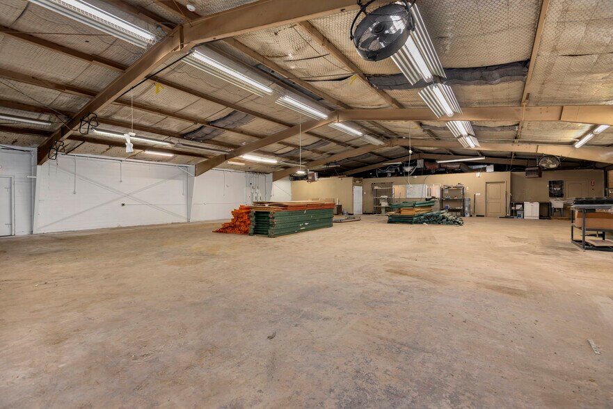 More Photos Of 722 W Craig Pl, San Antonio Manufacturing For Lease