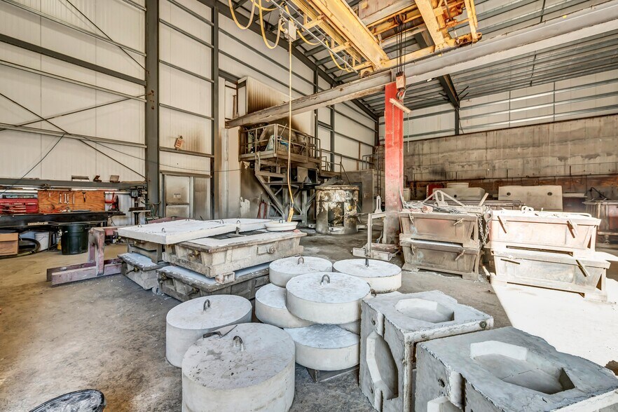 More Photos Of 41 Padanaram Rd, Danbury Manufacturing For Sale