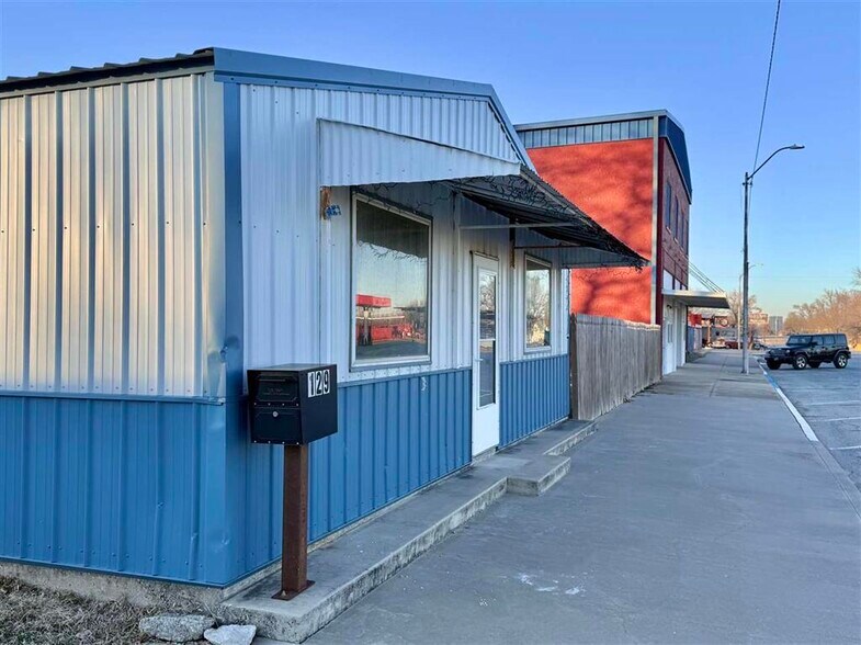 More Photos Of 133 S Cosden Ave, Shidler Self Storage For Sale