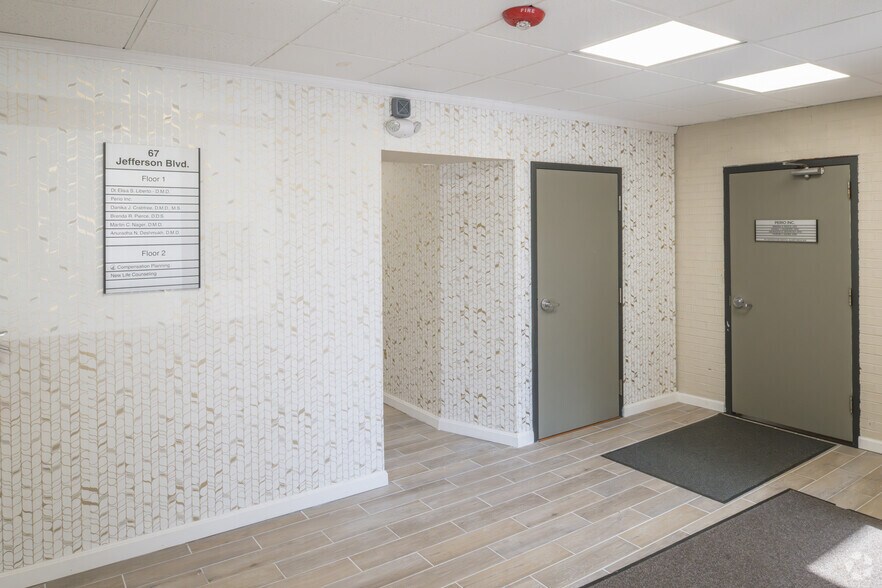 More Photos Of 67 Jefferson Blvd, Warwick Office For Lease