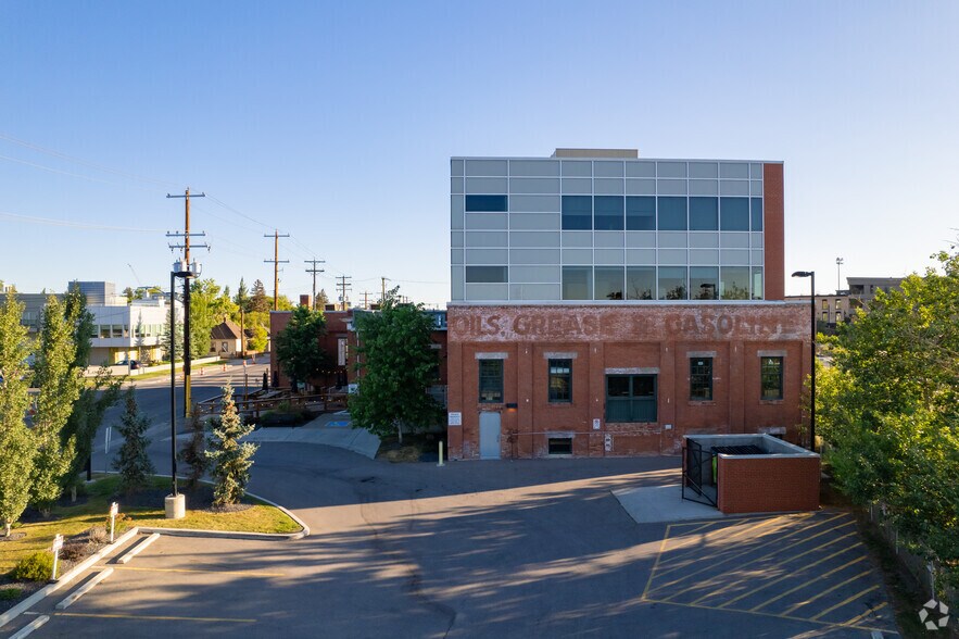 More Photos Of 2010 11th St SW, Calgary Office For Sale