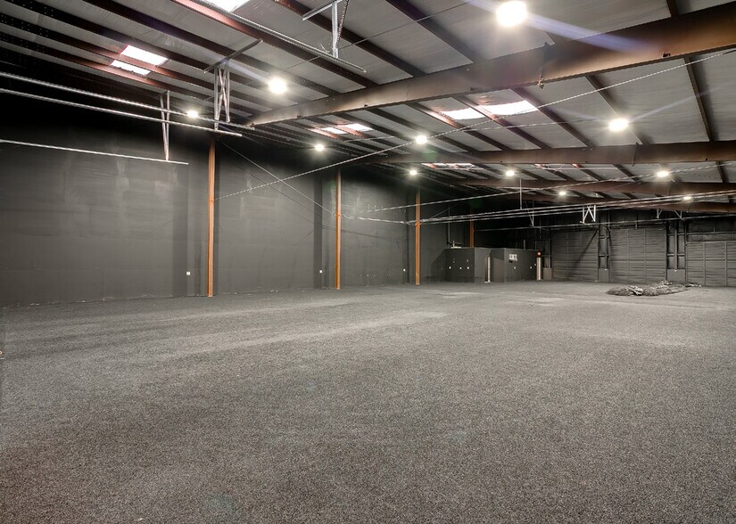 More Photos Of 4525-4529 JD Mouser Pky, Alvarado Warehouse For Lease