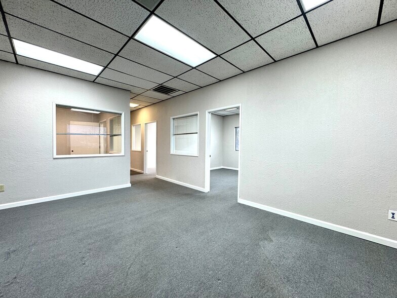 More Photos Of 804 E Cypress Ave, Redding Office For Sale