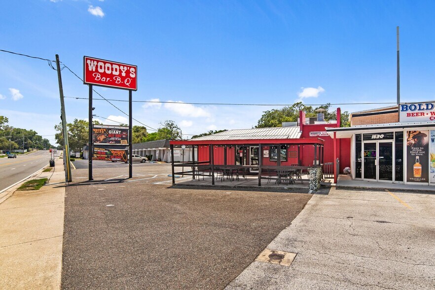 More Photos Of 1638 University Blvd S, Jacksonville Restaurant For Sale