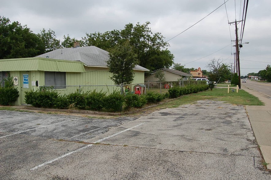 More Photos Of 4918 Broadway Ave, Haltom City Schools For Sale