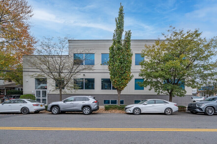 Primary Photo Of 3512 Quentin Rd, Brooklyn Office For Lease