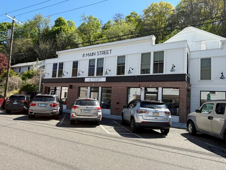 More Photos Of 8 Main St, Redding Storefront Retail Residential For Lease