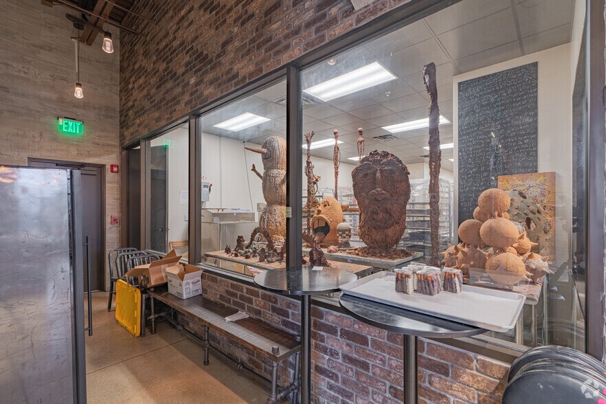 More Photos Of 1010 NE 5th Ave, Delray Beach General Retail For Sale