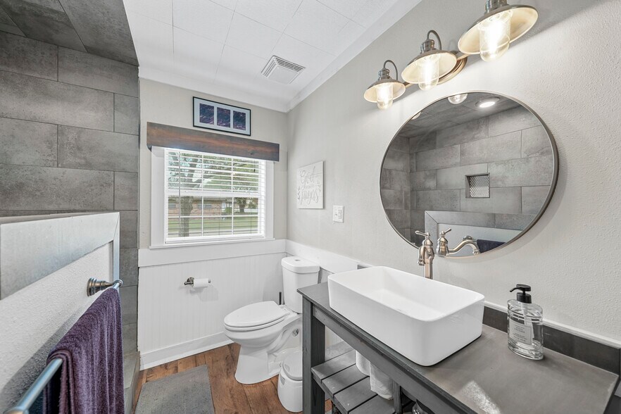 More Photos Of 3027 Poppy St, Needville Apartments For Sale