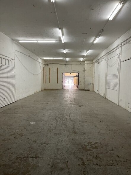 More Photos Of 1420 S Main St, Los Angeles Storefront For Lease