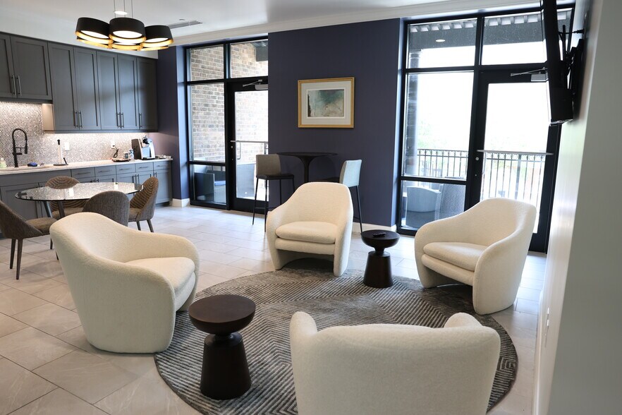 More Photos Of 113-123 S Monroe St, Tallahassee Office For Sale