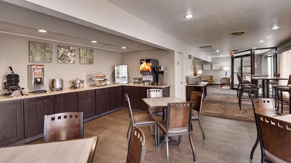 More Photos Of 1015 S Haynes Ave, Miles City Hotel For Sale