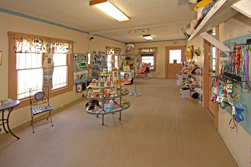 More Photos Of 490 N Spring Garden Ave, Deland Freestanding For Sale