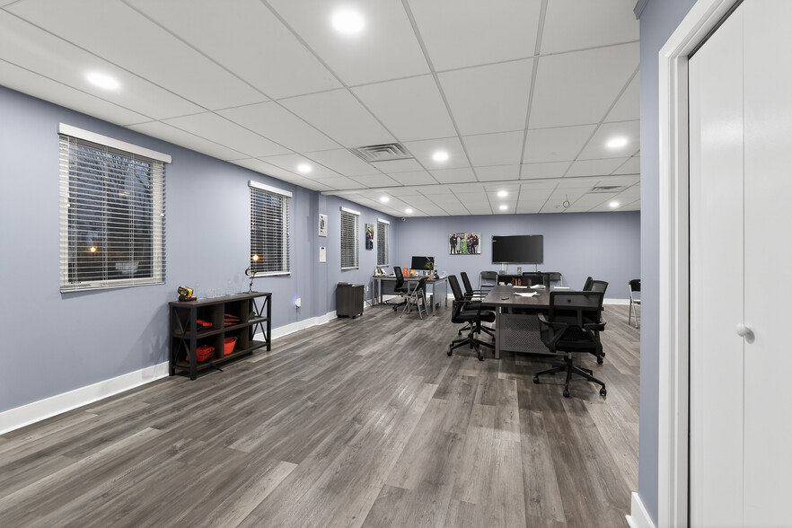 More Photos Of 1501 N Walnut St, Wilmington Office For Sale