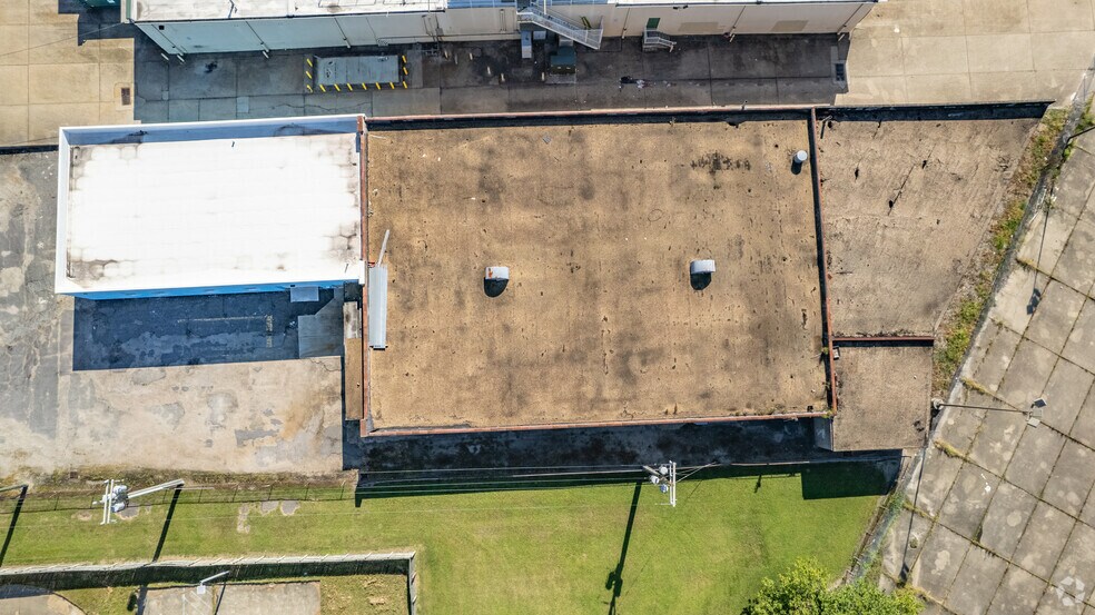 More Photos Of 129 E Admiral Taussig Blvd, Norfolk Warehouse For Lease