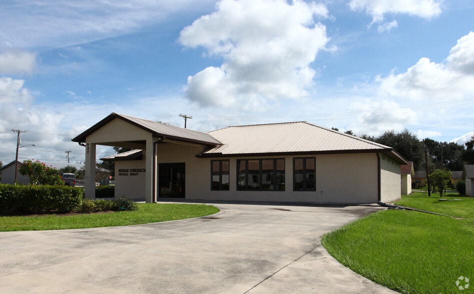 Primary Photo Of 437 Carlton St, Wauchula Medical For Sale