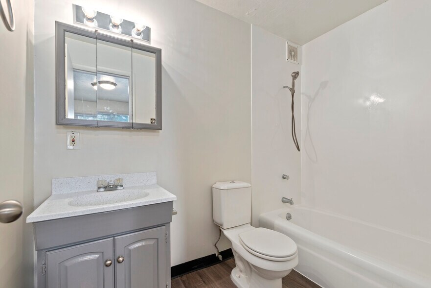 More Photos Of 529 Rossi St, Boise Apartments For Sale