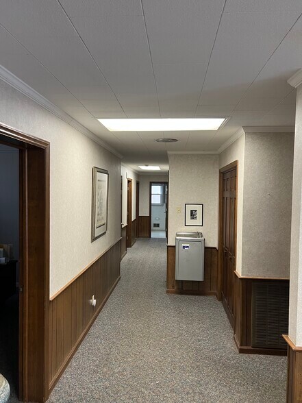 More Photos Of 1513 Anderson St, Belton Office For Sale