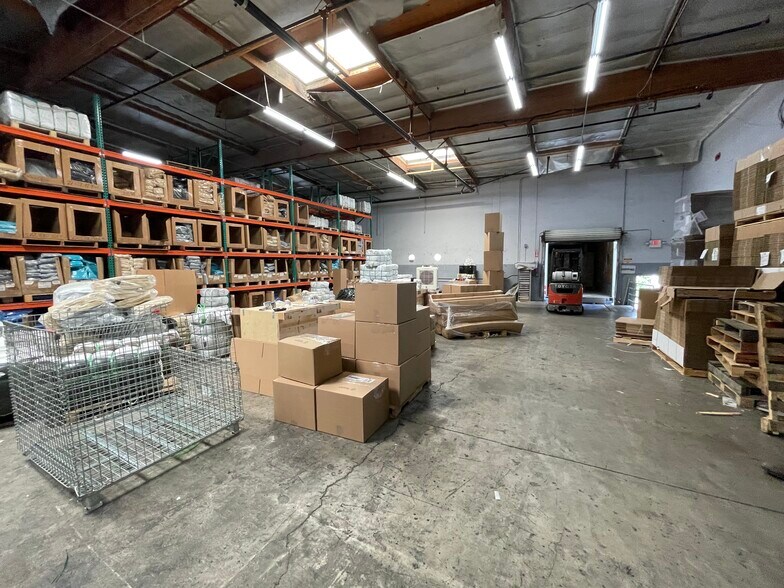 More Photos Of 444 Athol St, San Bernardino Warehouse For Sale