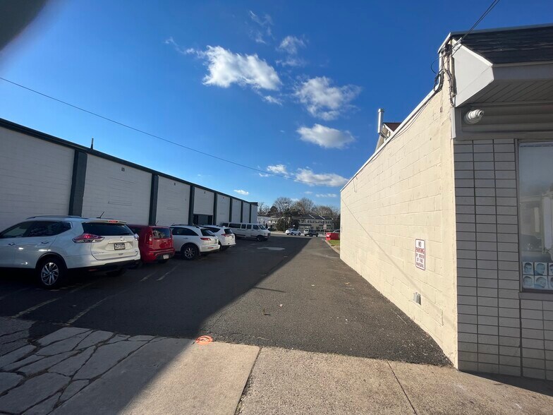More Photos Of 1180 Easton Rd, Abington Storefront Retail Office For Sale