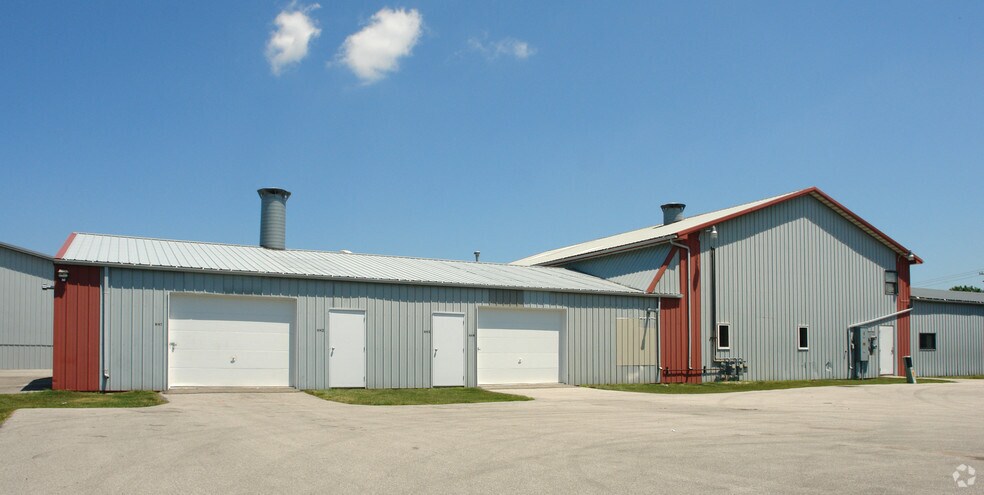 More Photos Of 2670 Packerland Dr, Green Bay Manufacturing For Lease