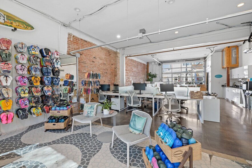 More Photos Of 513 Boccaccio Ave, Venice Office For Lease