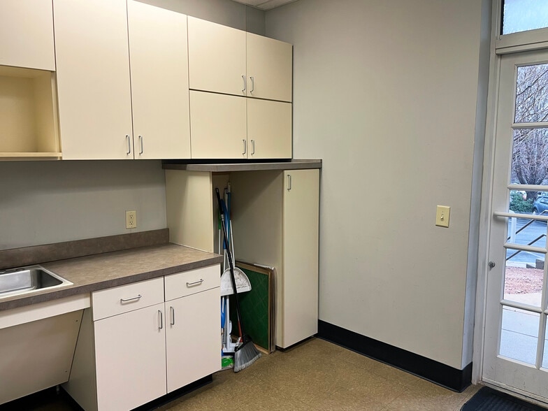 More Photos Of 251 Keisler Dr, Cary Medical For Lease