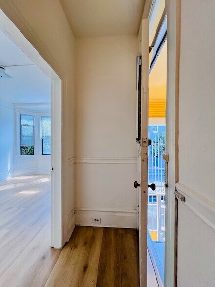 More Photos Of 736 14th St, San Francisco Apartments For Sale