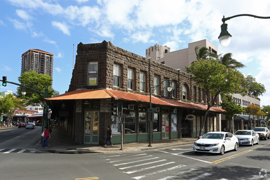 More Photos Of 939-941 River St, Honolulu Storefront Retail Office For Lease