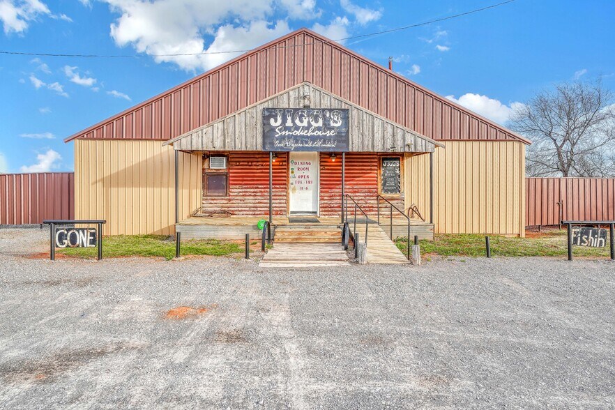 Primary Photo Of 22203 N Frontage Rd, Clinton Restaurant For Sale