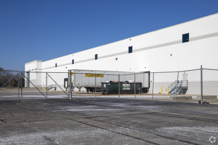 More Photos Of 3720 Langley Dr, Hebron Distribution For Lease