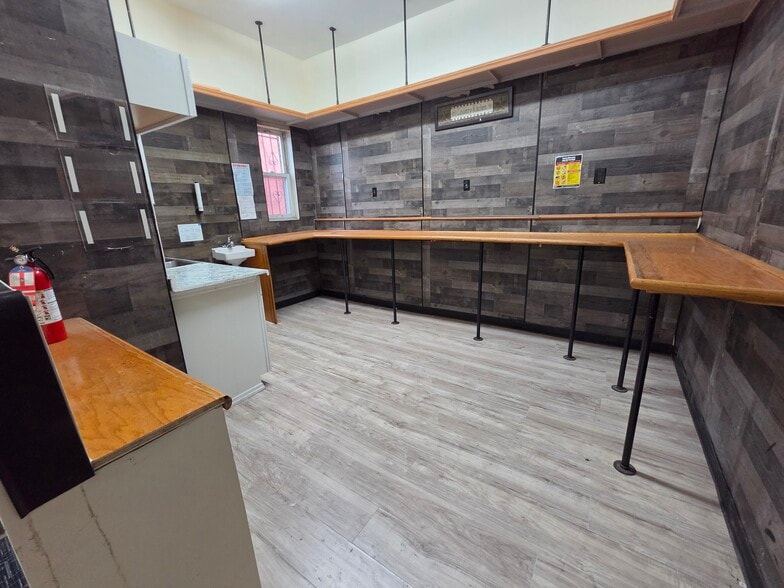 More Photos Of 4912-4922 30th Ave, Woodside Storefront Retail Office For Lease