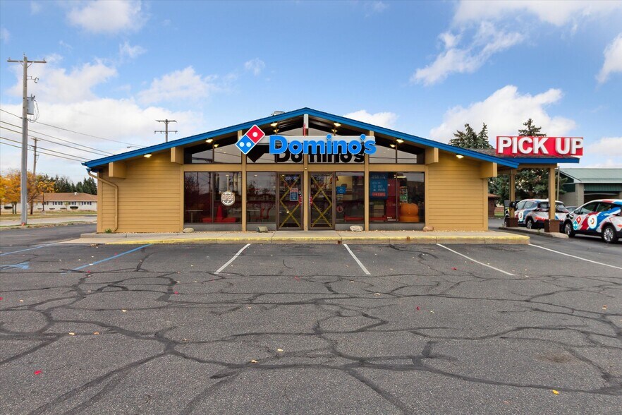 More Photos Of 1380 Wright Ave, Alma Freestanding For Sale