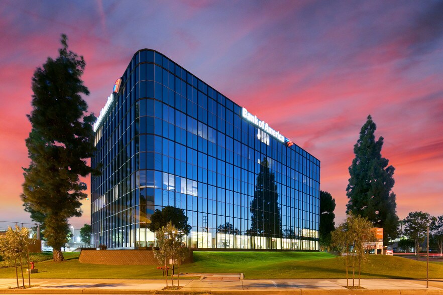 More Photos Of 5800 S Eastern Ave, Commerce Office For Lease