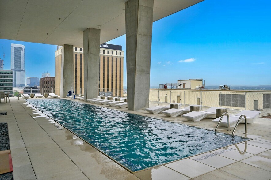 More Photos Of 313 W 17th St, Austin Apartments For Sale