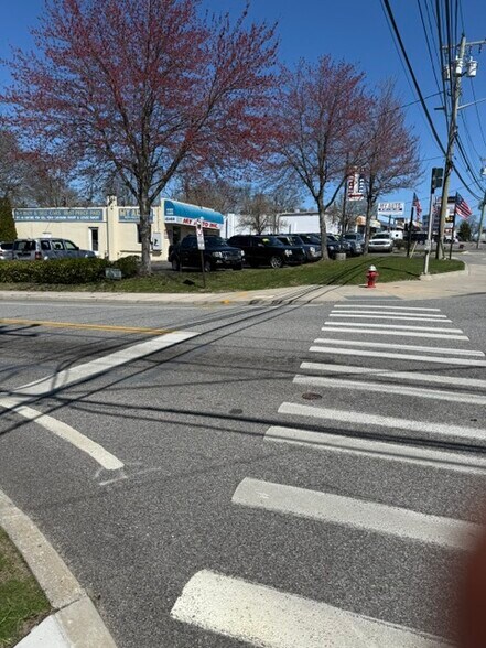 More Photos Of 659 E Jericho Tpke, Huntington Station Auto Dealership For Lease