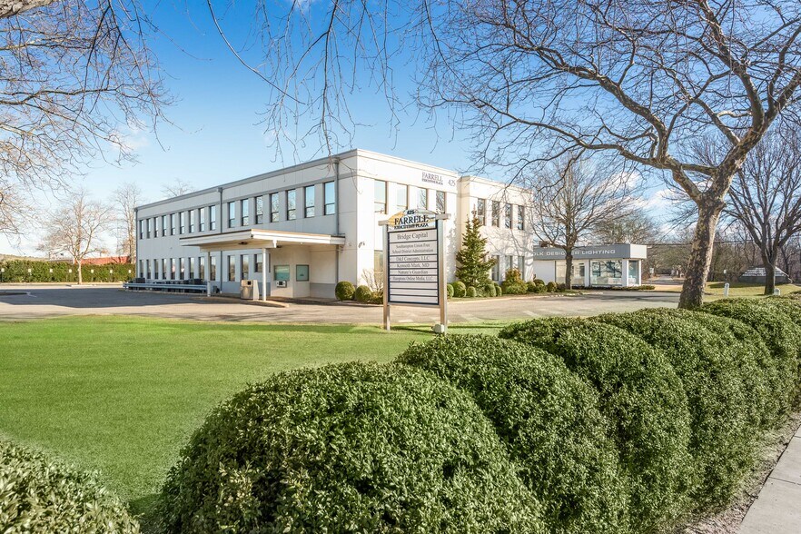 More Photos Of 425 County Road 39A, Southampton Medical For Lease