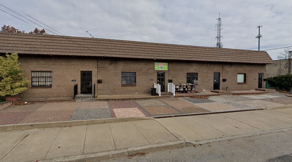 More Photos Of 411 Broadway, West Babylon Warehouse For Lease