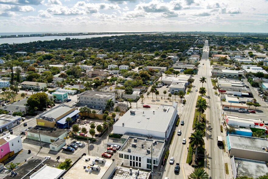 More Photos Of 32 S Dixie Hwy, Lake Worth Freestanding For Lease