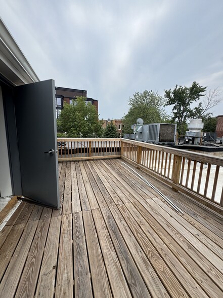 More Photos Of 1102-1106 8th St SE, Washington General Retail For Lease