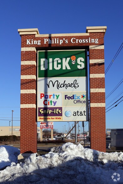 More Photos Of 231-251 Highland Ave, Seekonk General Retail For Lease