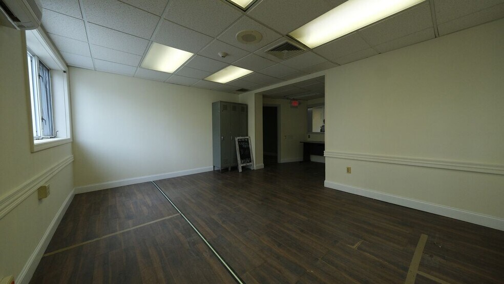 More Photos Of 761 Park Ave, Cranston Medical For Lease