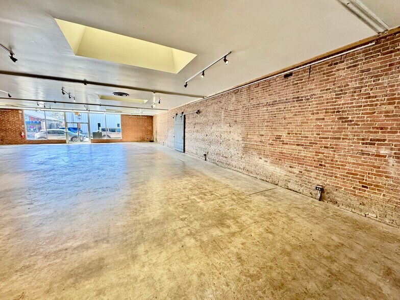 Primary Photo Of 200 King St, Brevard Storefront Retail Office For Lease