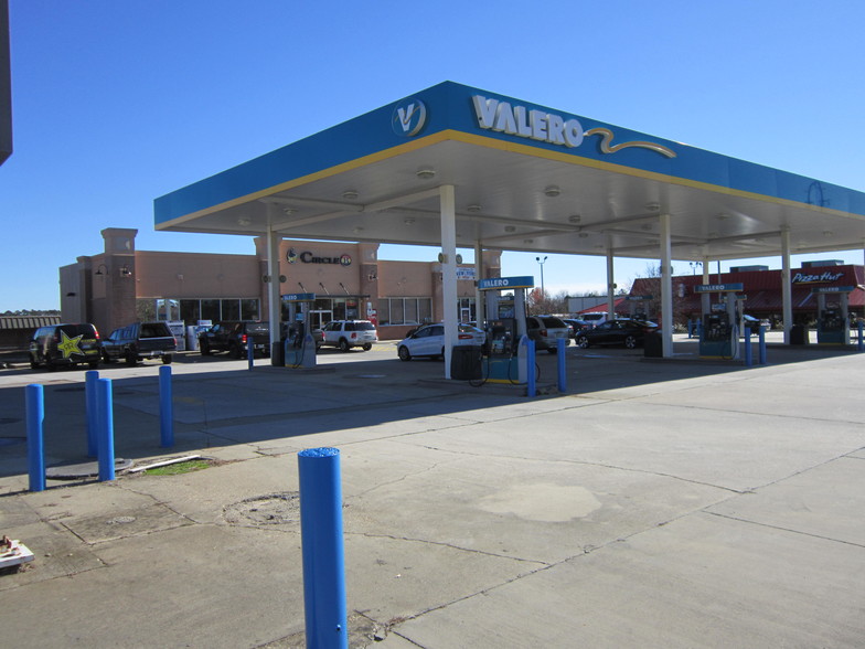 Primary Photo Of 346 N Reilly Rd, Fayetteville Convenience Store For Lease