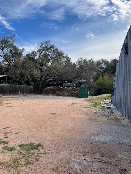 More Photos Of 8626 Old Bee Caves Rd, Austin Warehouse For Lease